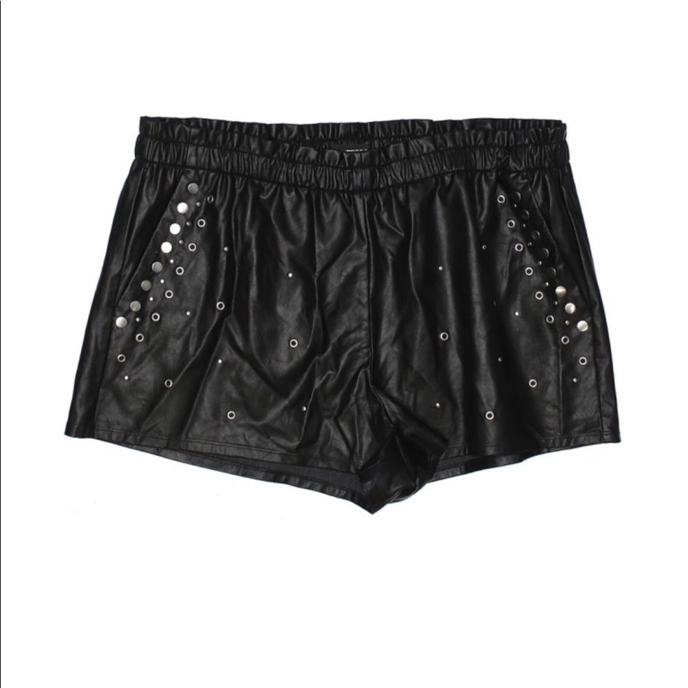 Express faux leather shorts size XL
